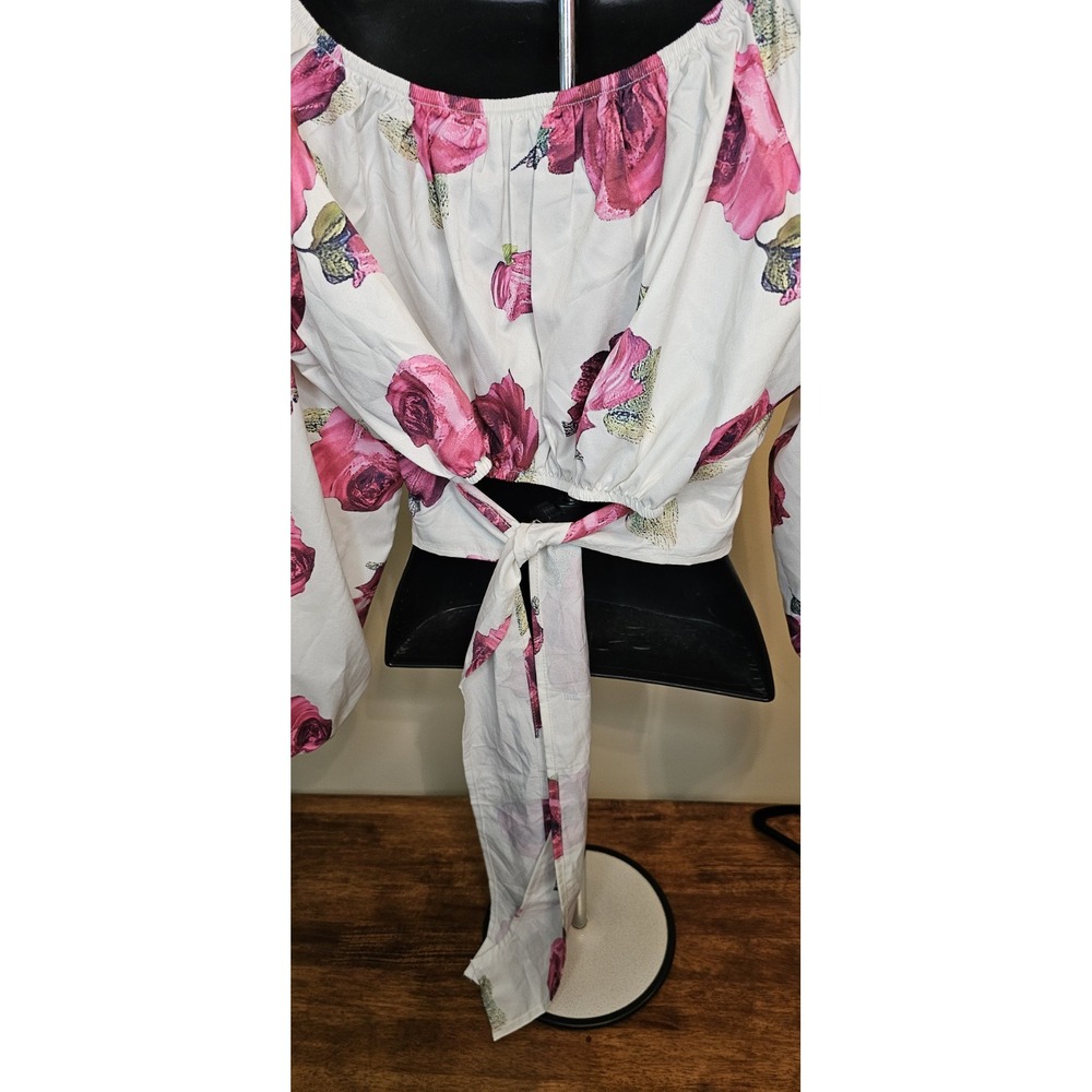 Crop Twist Front  Long Sleeve Gorgeous Floral - Women Top -Size  Large - Picture 5 of 11